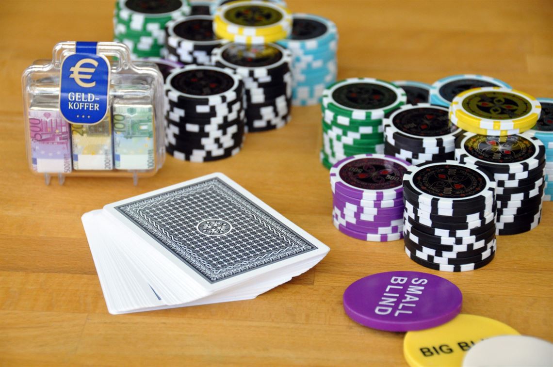 Pókerverseny-Stratégia: A Nyeremények Maximalizálása éS a Kockázatok Minimalizálása AZ Alábbi Tippekkel