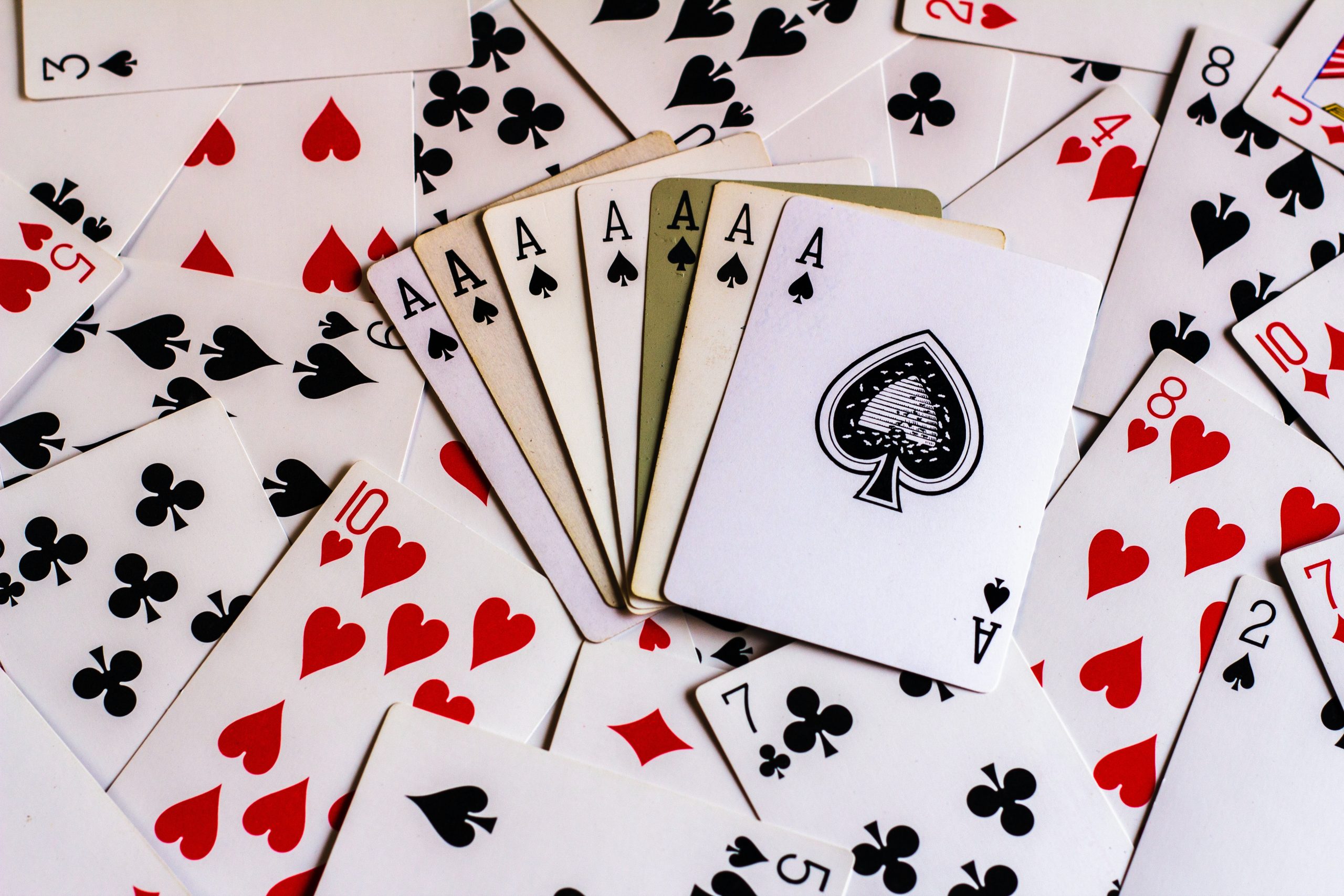 Az alacsony tétű póker elsajátítása: Stratégiák a sikerhez kezdő szinten